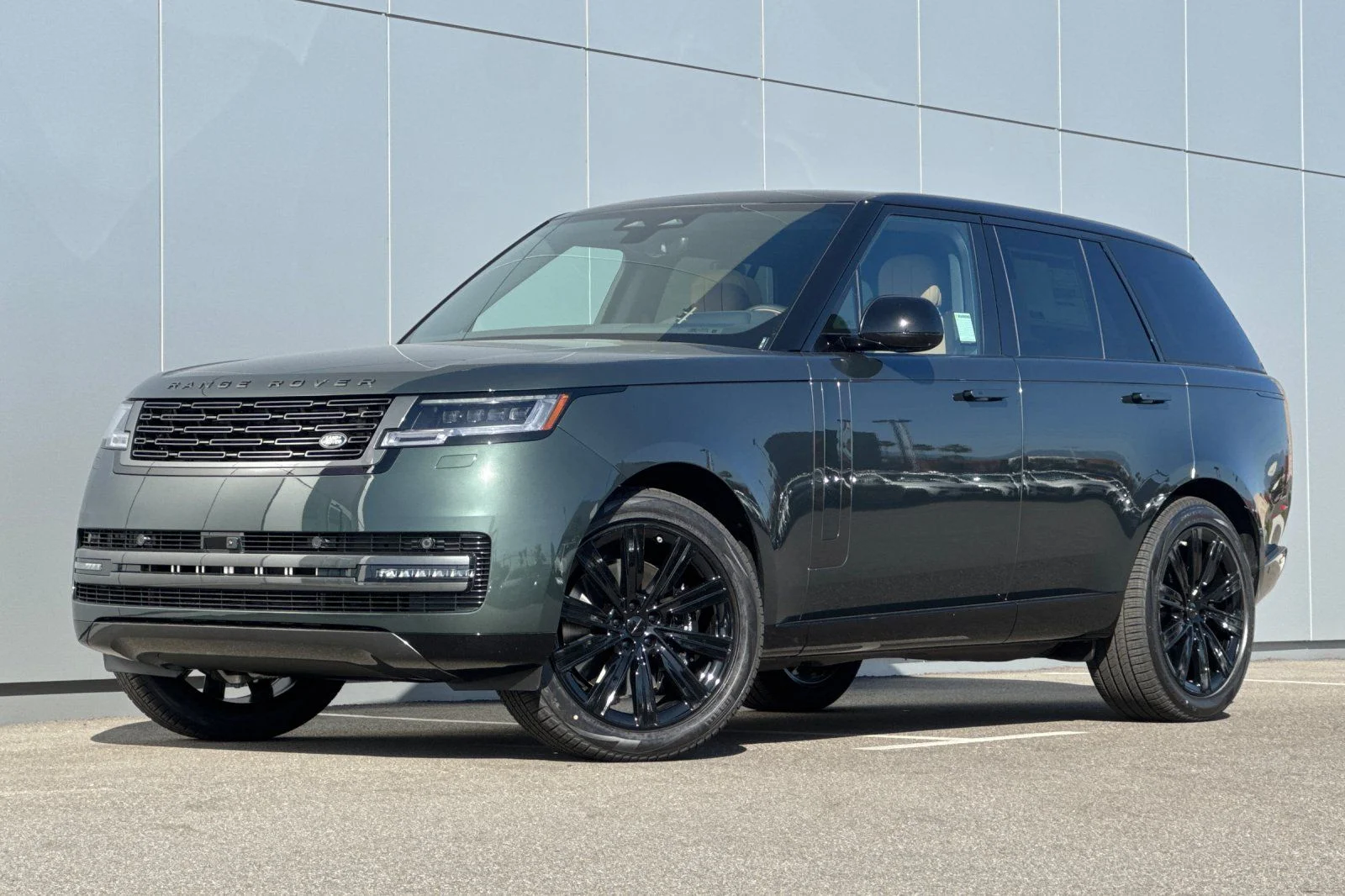 2026 Land Rover Range Rover 4.4 SE SWB's photo