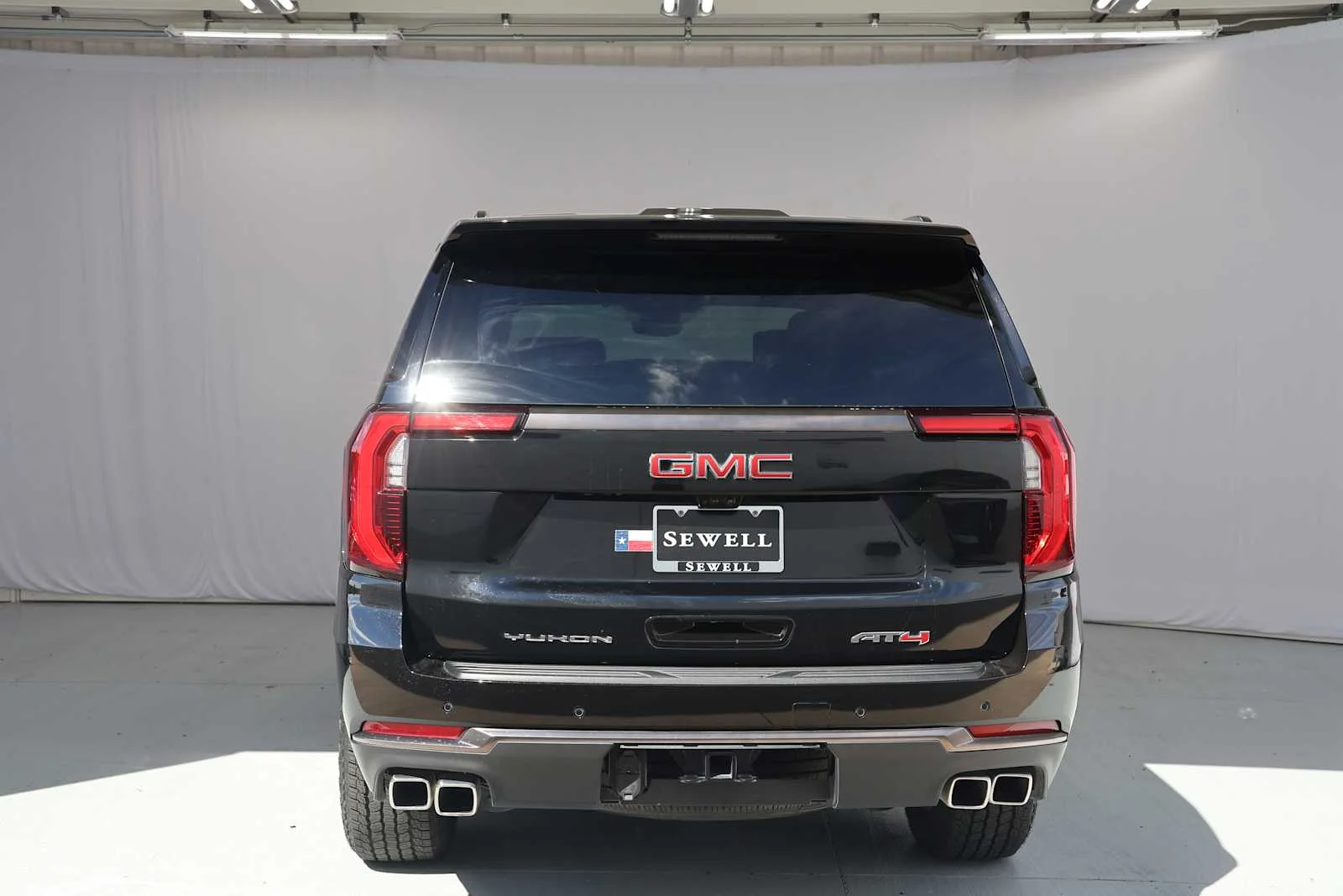 Used 2025 Onyx Black GMC AT4 Ultimate image 6