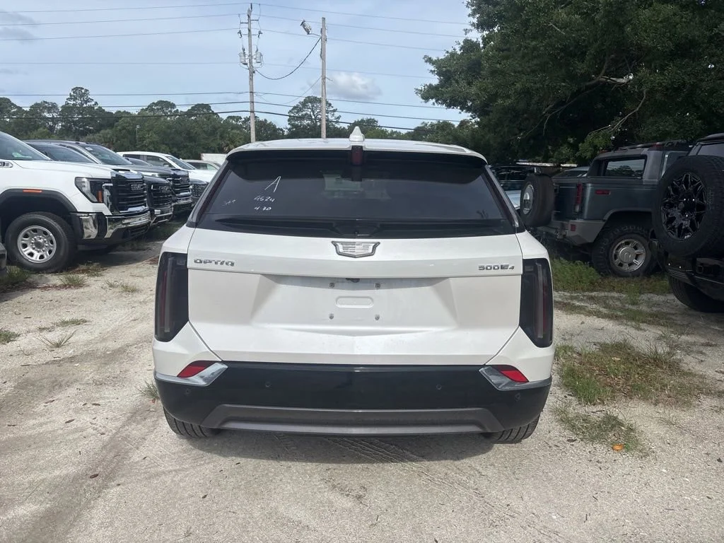 Used 2025 Crystal White Tricoat Cadillac Luxury 2 image 3