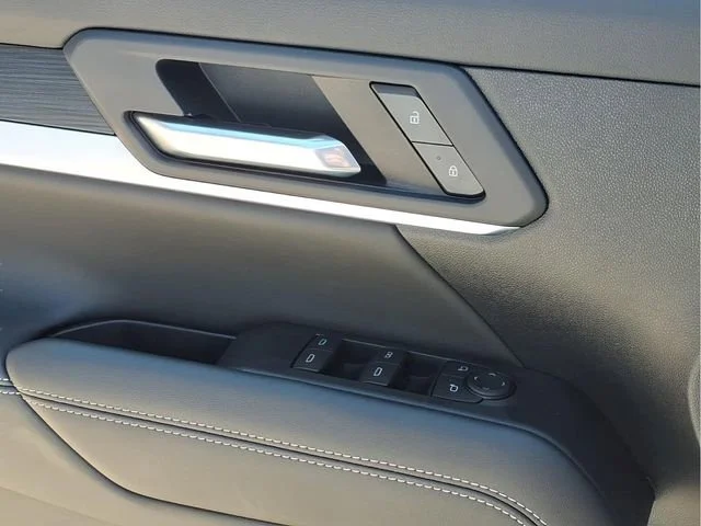 Used 2026 Summit White GMC Elevation image 17