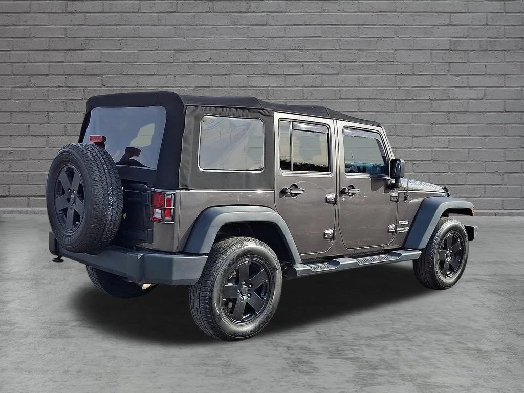 Used 2018 Gray Jeep Sport S 4x4 image 12
