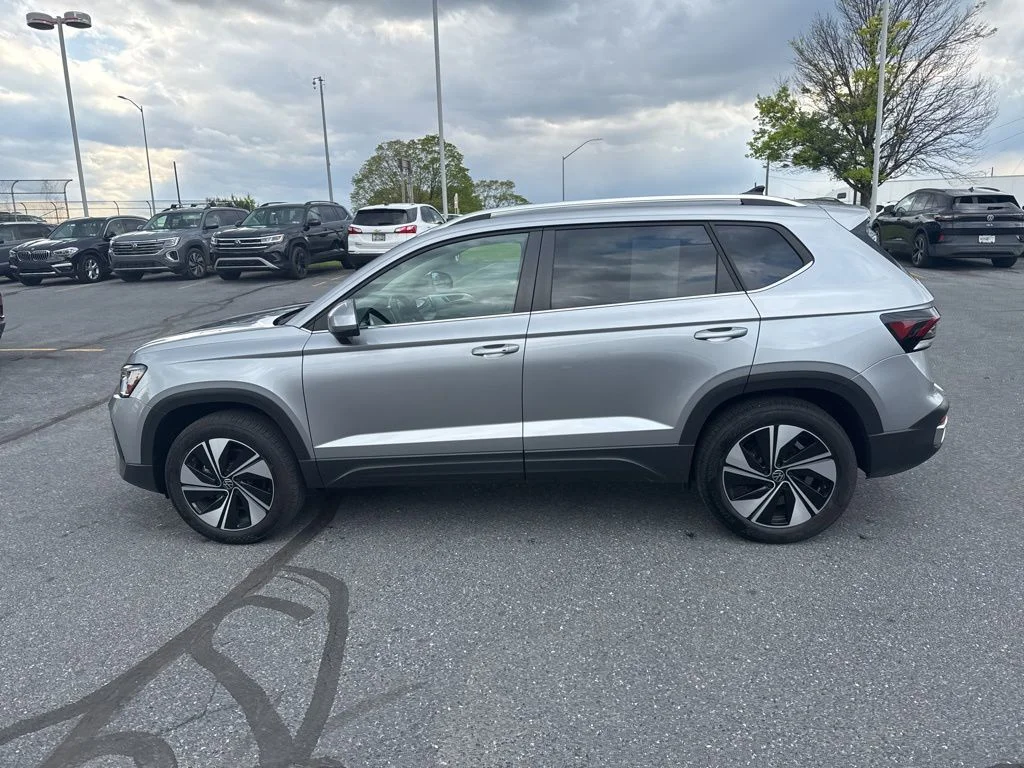 2025 Volkswagen Taos SE - Photo 13