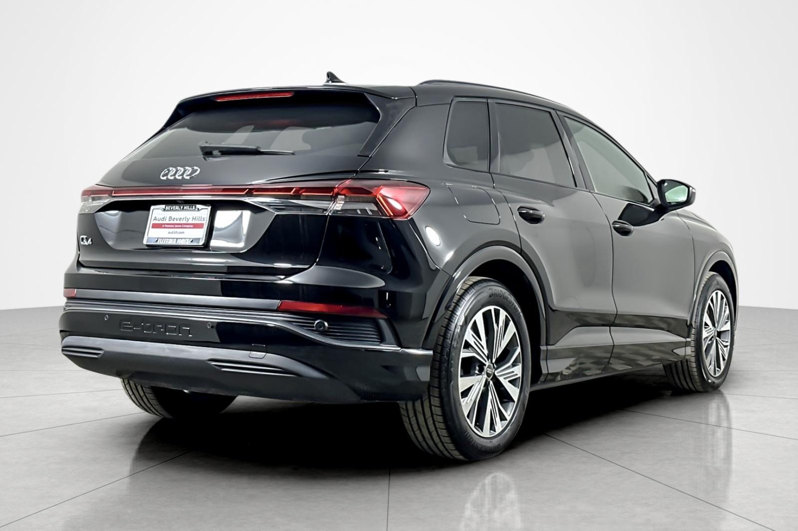 Used 2025 Mythos Black Metallic Audi Premium 45 RWD image 5