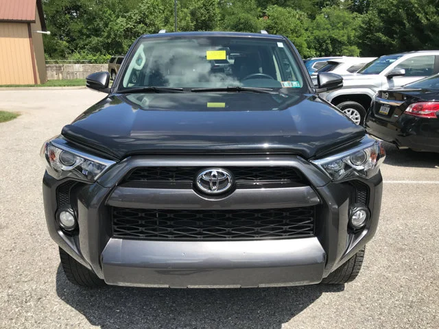 Used 2018 Magnetic Gray Metallic Toyota SR5 Premium image 3
