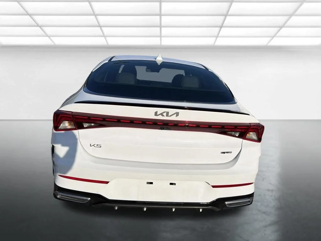 Used 2024 White Kia GT-Line image 3