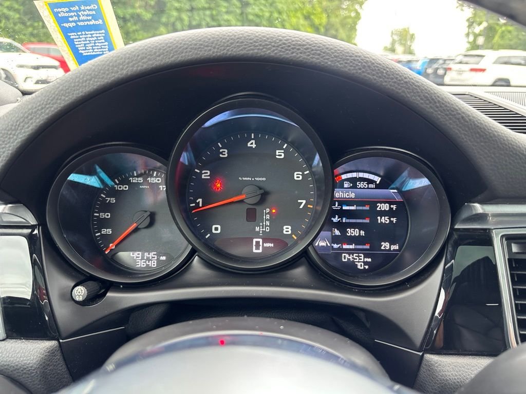Used 2017 White Porsche Base image 29