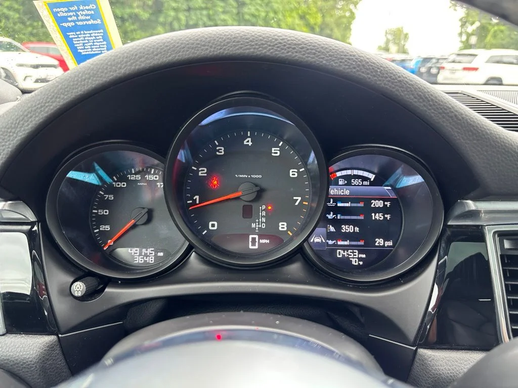 Used 2017 White Porsche Base image 29