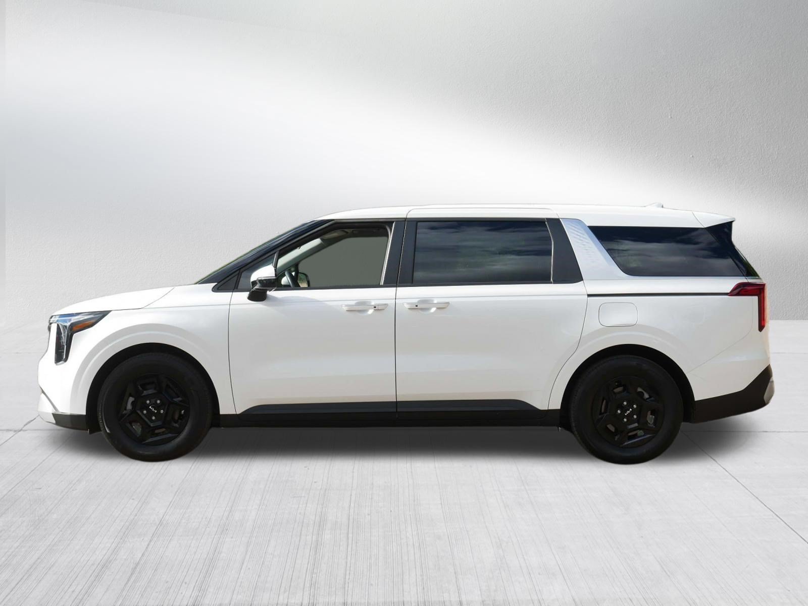 Certified Used 2026 Snow White Pearl Kia LXS image 4