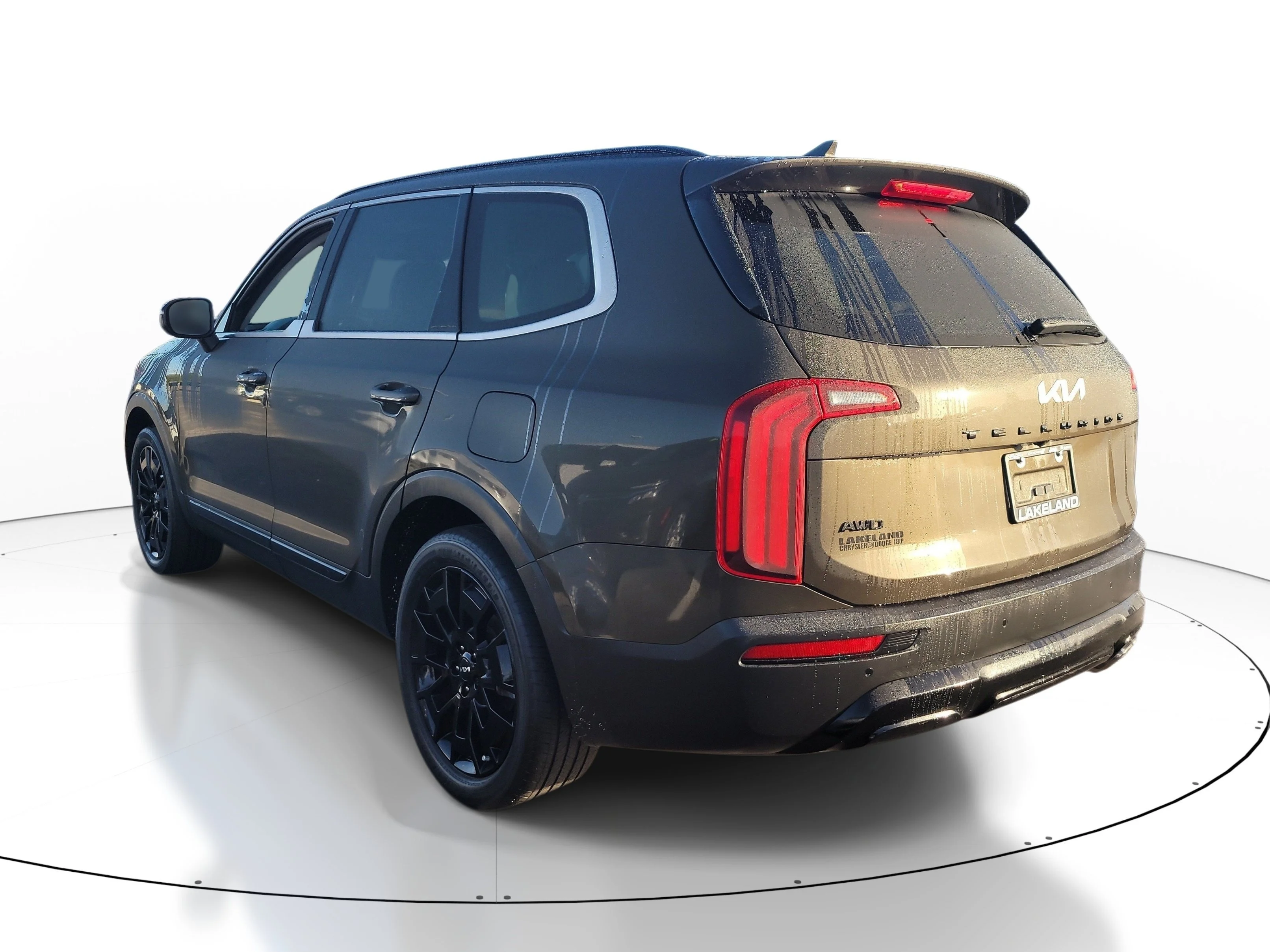 Used 2022 Dark Moss Kia EX image 6