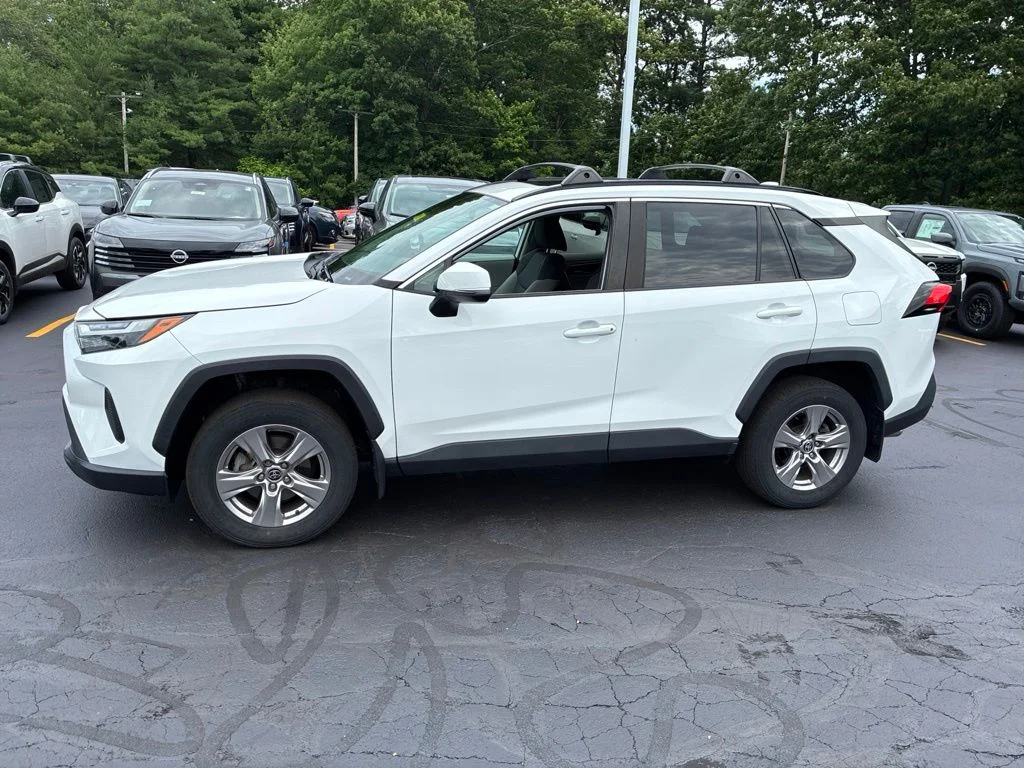 Used 2022 White Toyota XLE image 4