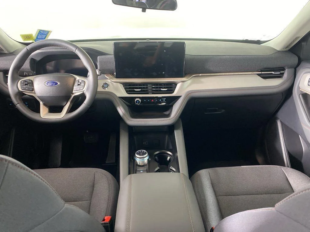 Used 2026 Star White Ford Active image 26