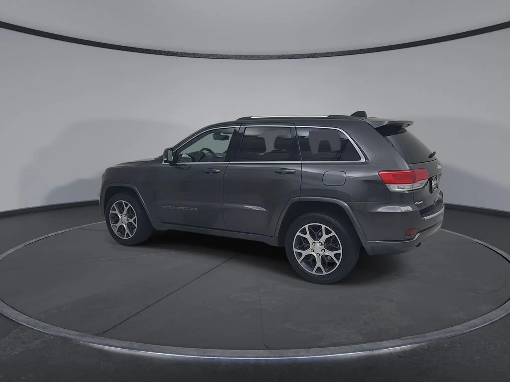 Certified Used 2018 Gray Jeep Limited image 12