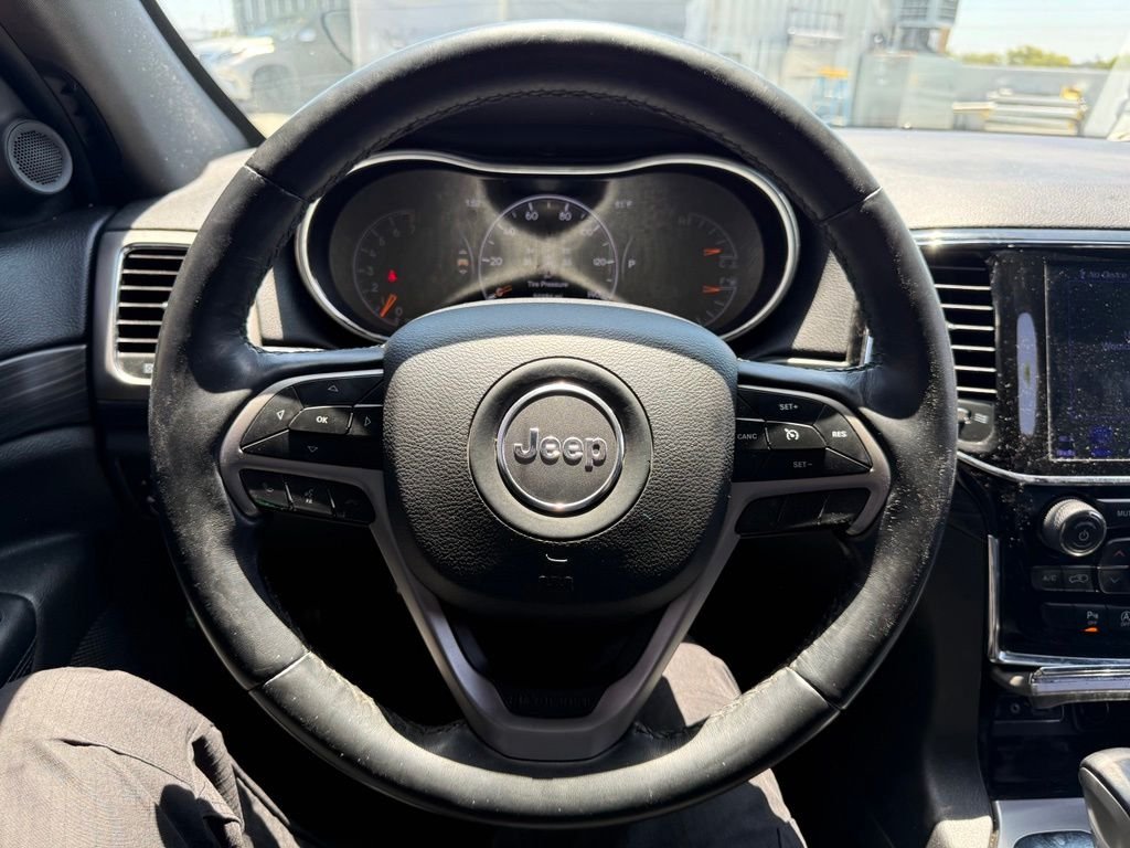 Used 2019 Diamond Black Crystal Pearlcoat Jeep Altitude image 6
