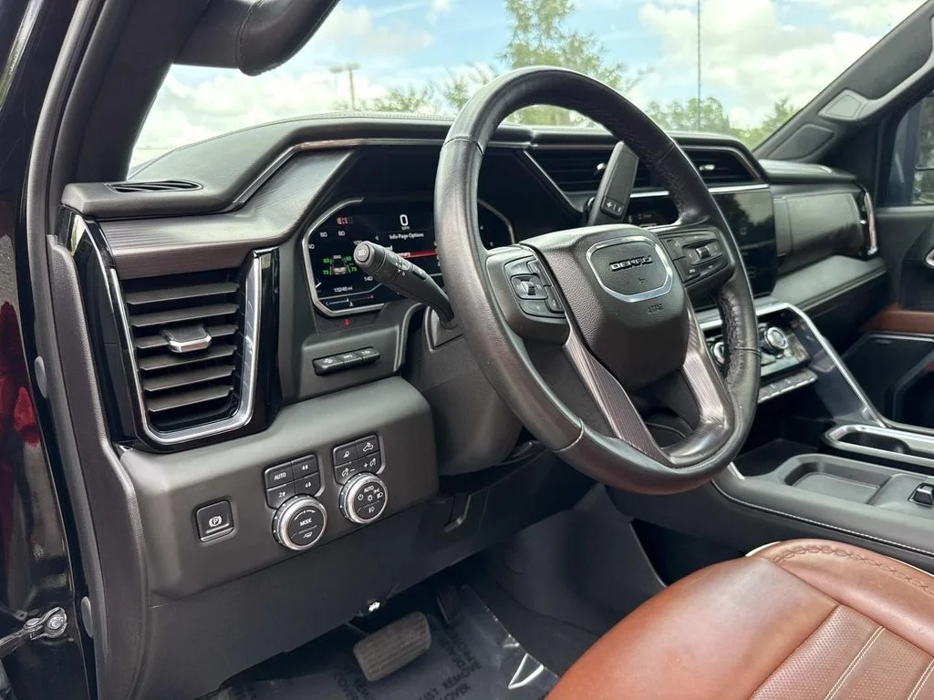 Used 2025 Black GMC Denali Ultimate image 27