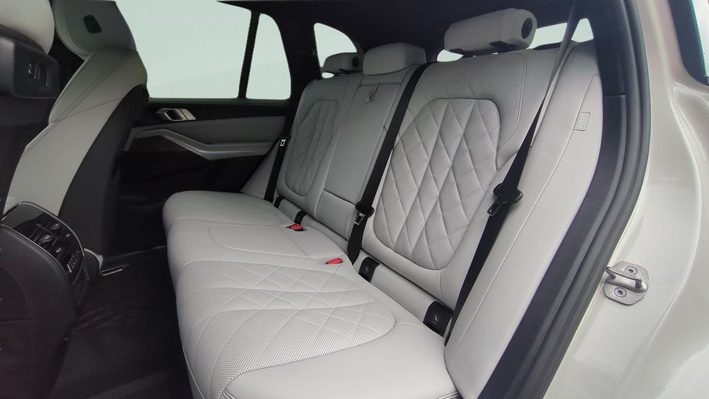 Used 2023 White BMW xDrive45e image 10