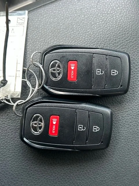 Used 2025 Silver Toyota SR5 image 56