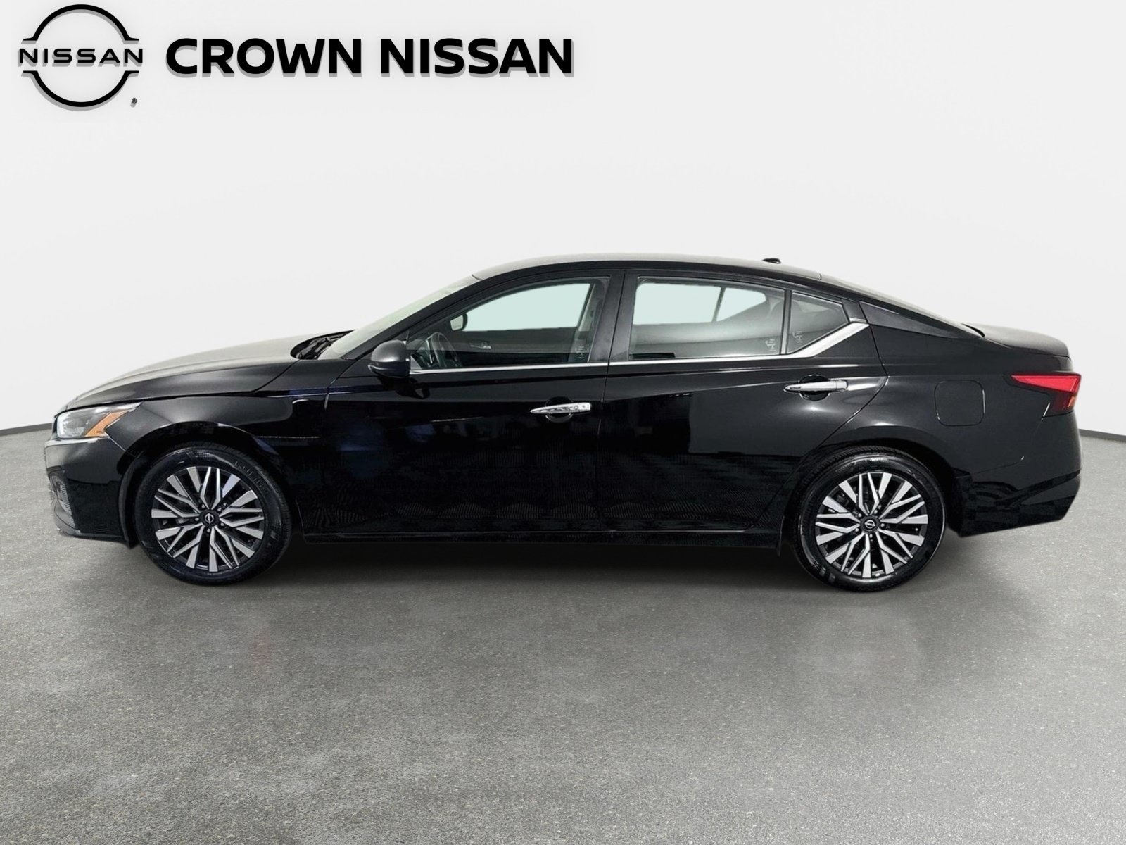 Used 2025 Super Black Nissan SV image 8