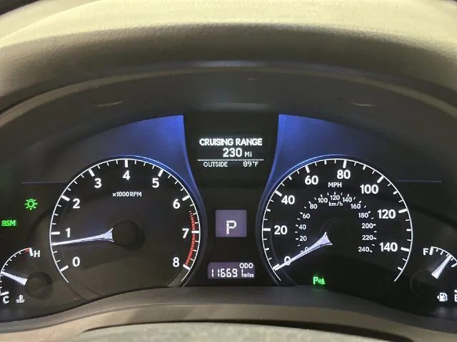 Used 2013 Silver Lexus 350 image 22