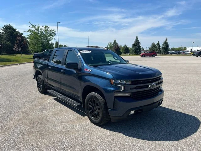 Used 2021 Blue Chevrolet RST image 3