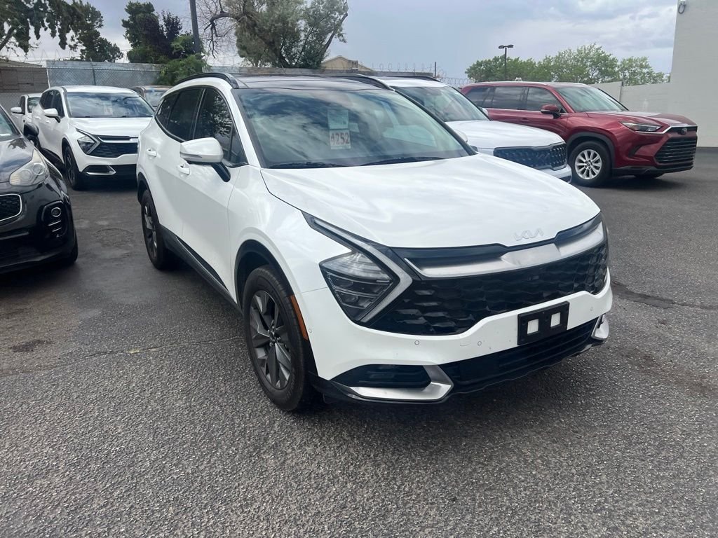 Used 2025 White Kia SX-Prestige image 5