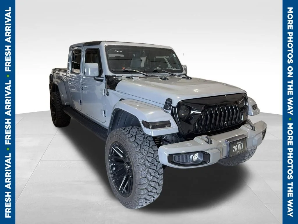 Used 2023 Gray Jeep Overland image 1