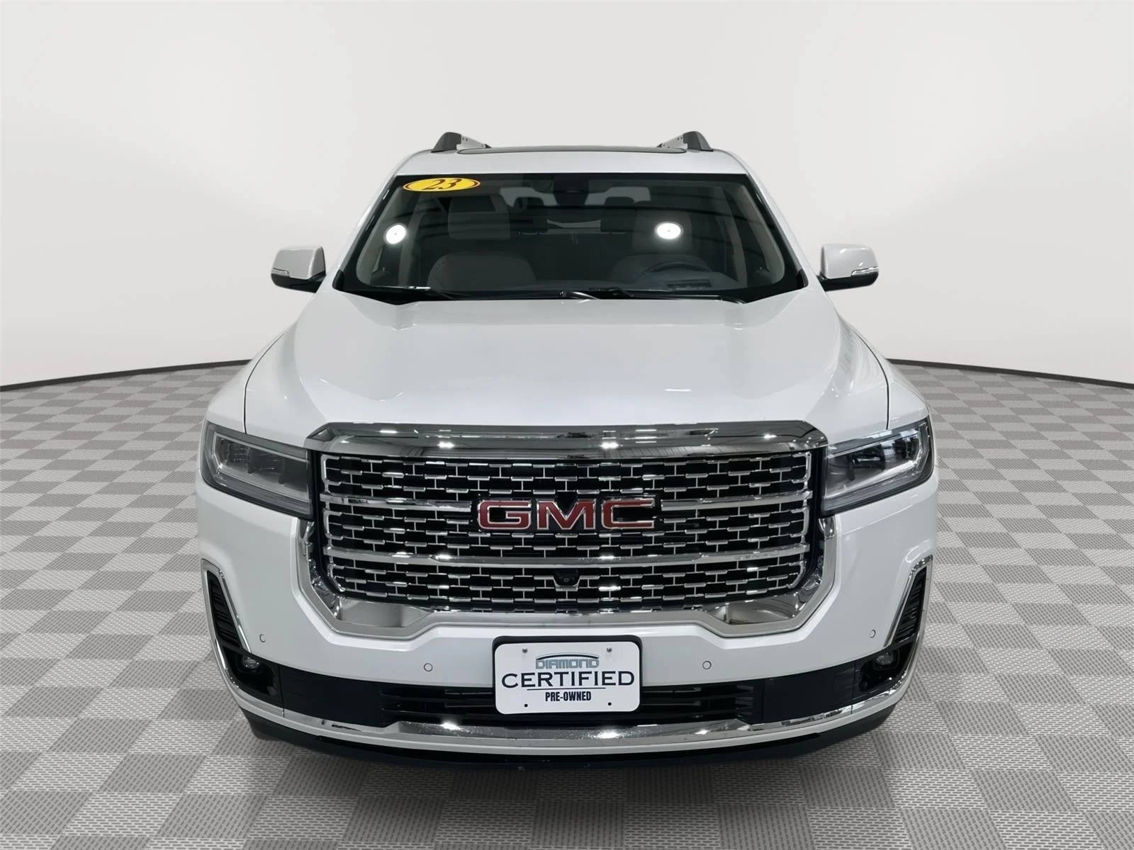 Used 2023 White Frost Tricoat GMC Denali image 10