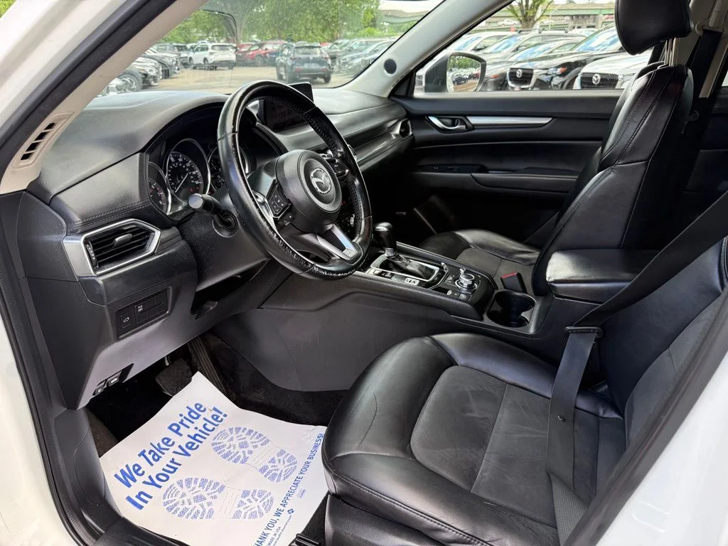 Used 2017 White Mazda Touring image 20