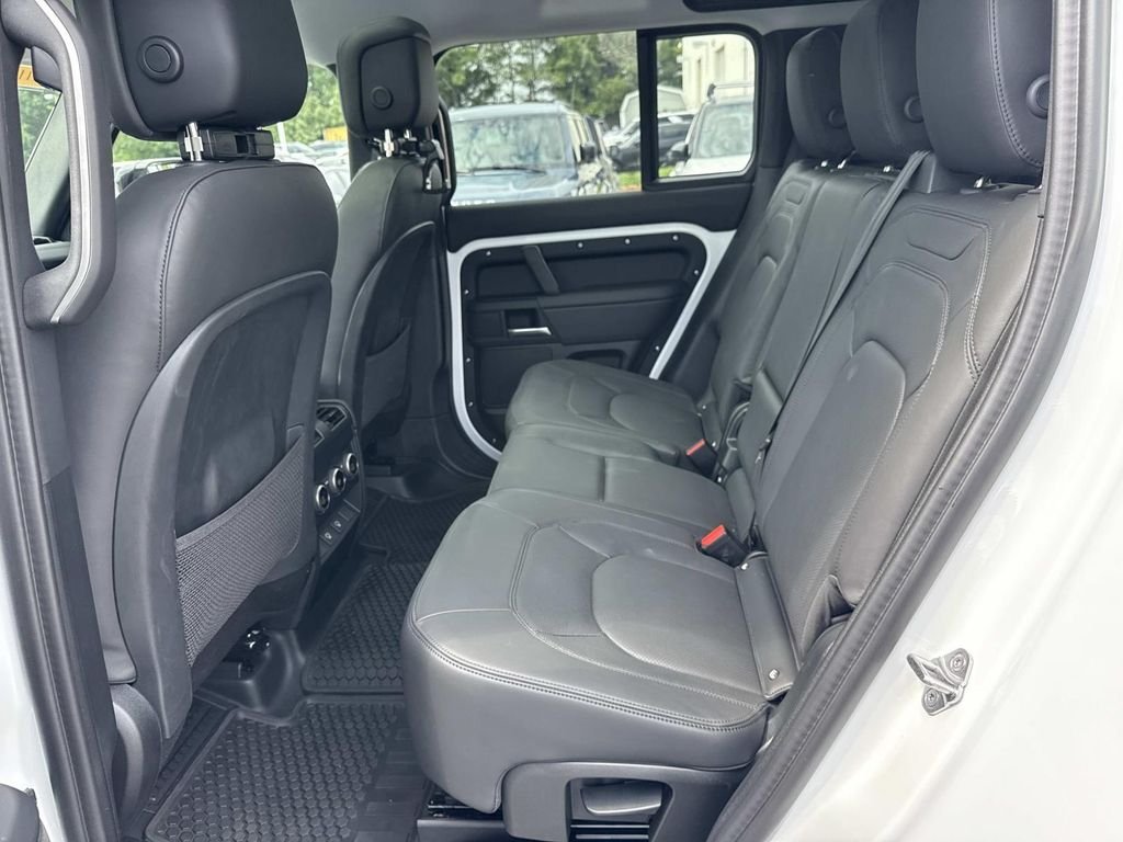 2025 Land Rover Defender S - Photo 16