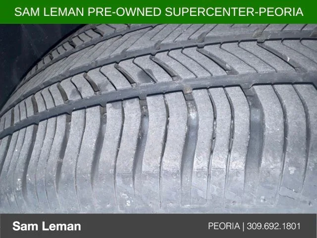 Used 2020 Black Jeep Latitude image 11