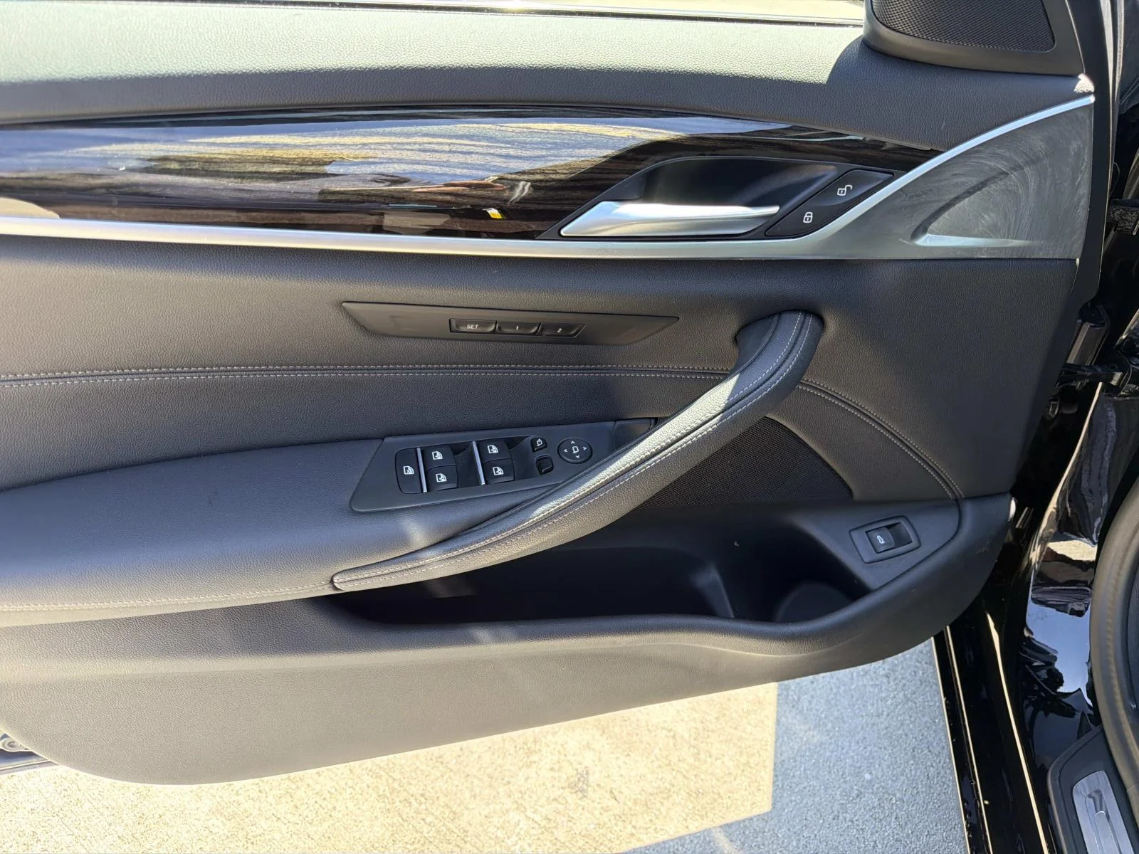 Used 2023 Jet Black BMW 530i Sedan image 10