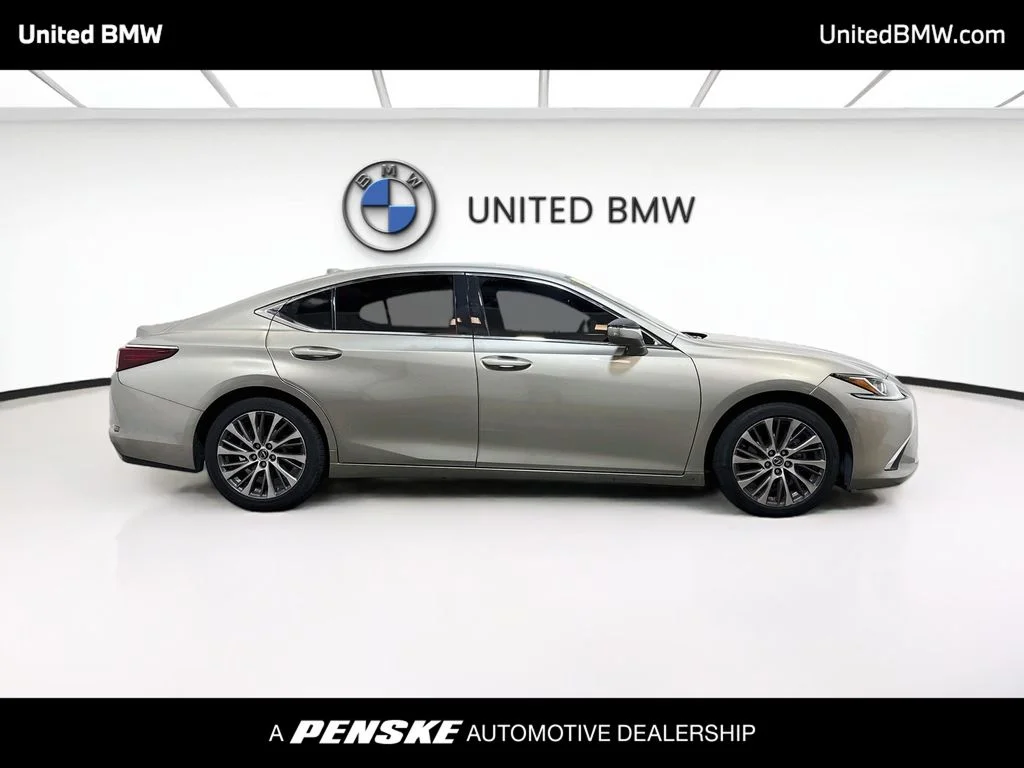 Used 2020 Silver Lexus 350 image 4