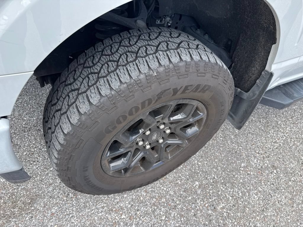 Used 2024 Gray Ford XLT image 9