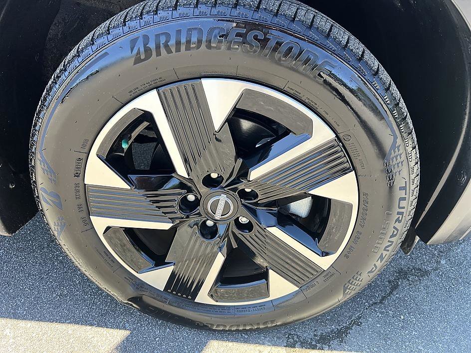 Used 2025 Gun Metallic Nissan SV image 12