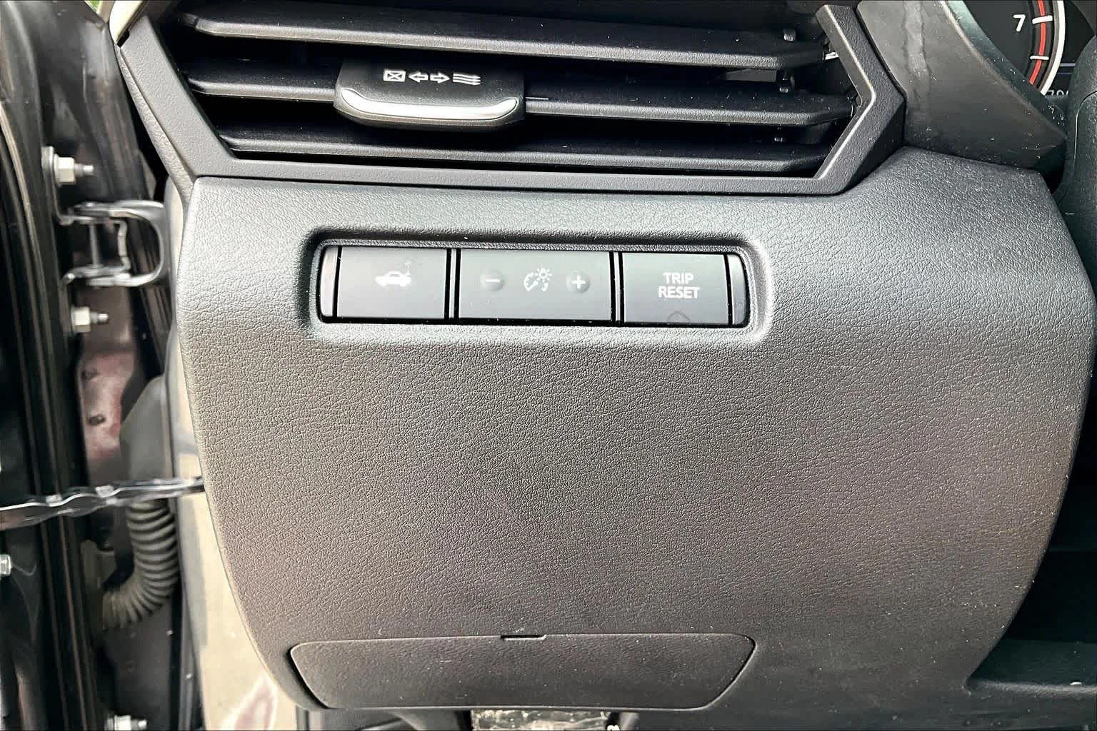 Used 2022 Gun Metallic Nissan 2.5 SR image 33