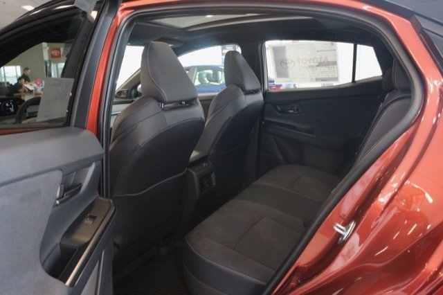 2026 Toyota C-HR XSE - Photo 5
