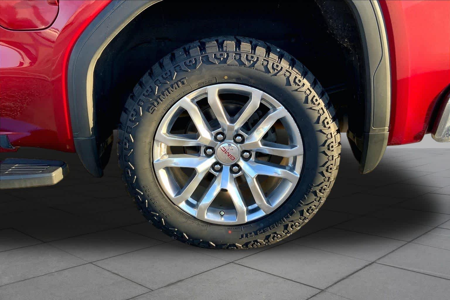 Used 2021 Cayenne Red Tintcoat GMC SLT image 10