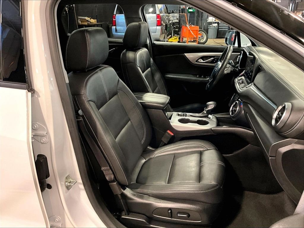 Used 2023 White Chevrolet LT image 11