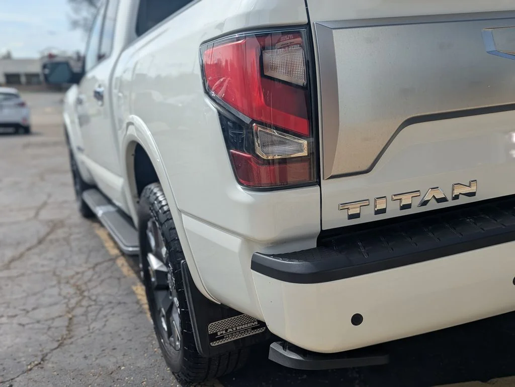 Used 2023 White Nissan Platinum Reserve image 17