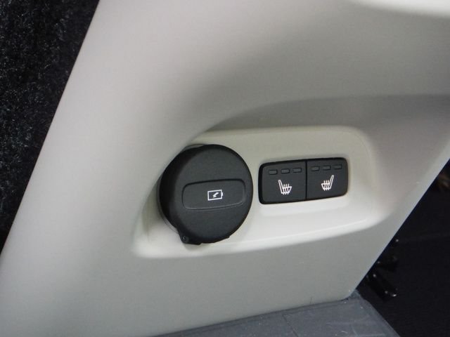 Used 2024 Blue Volvo B5 Plus Bright Theme image 35