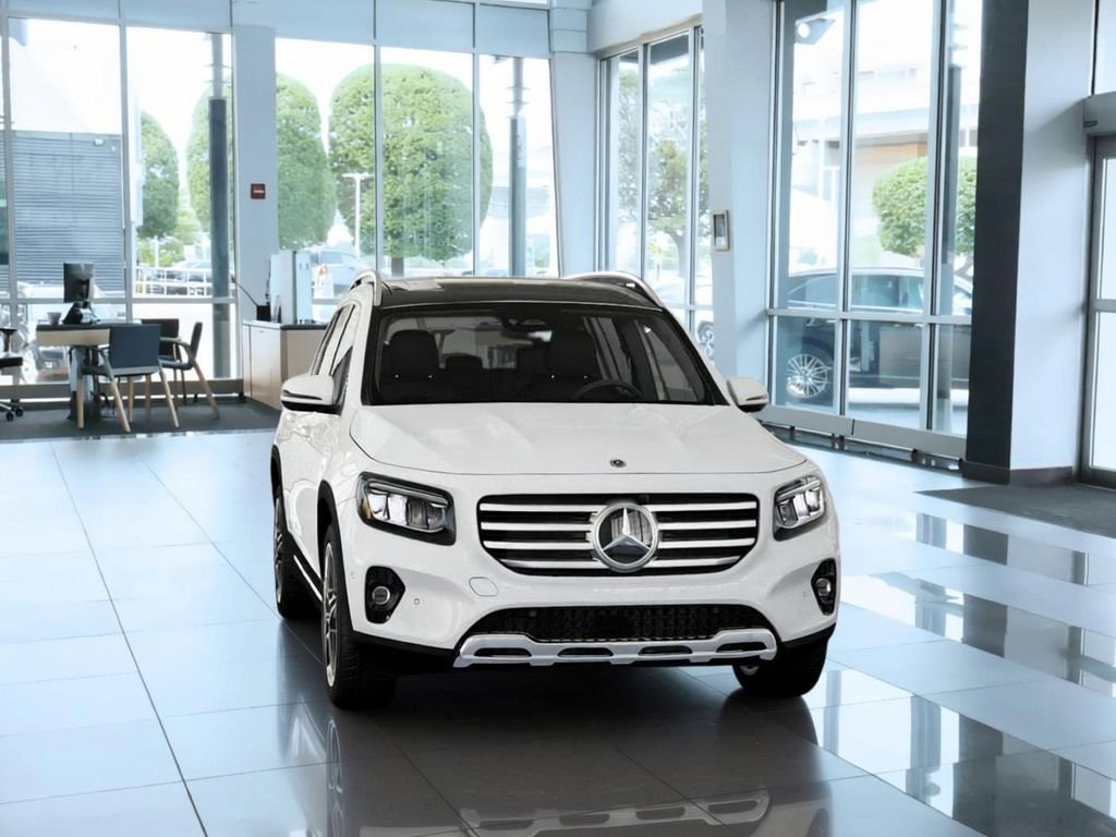 New 2026 Polar White Mercedes-Benz GLB 250 image 8