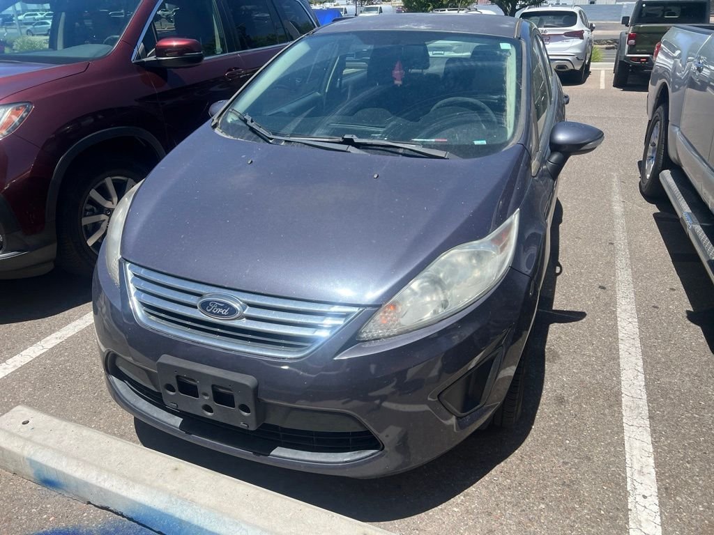 Used 2013 Purple Ford SE image 3