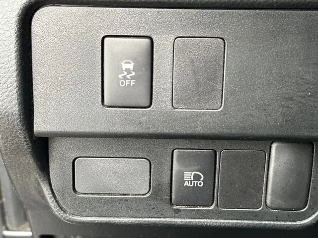 Used 2022 Gray Toyota SR image 16