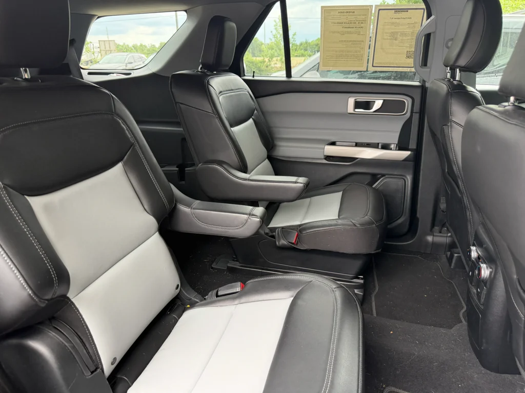 Used 2022 Star White Metallic Tri-Coat Ford XLT image 29