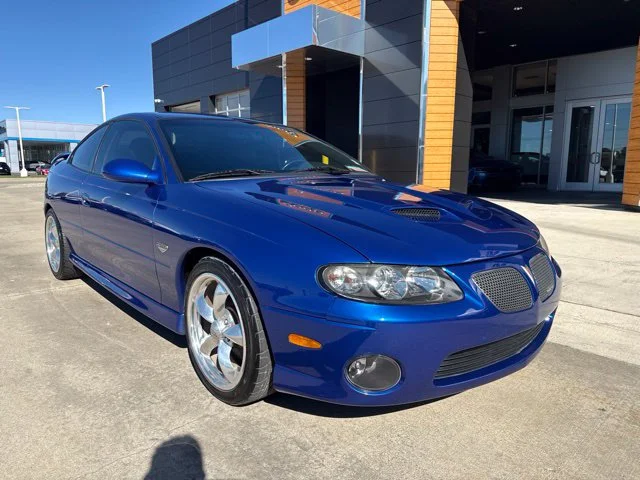 Used 2006 Blue Pontiac Base image 2