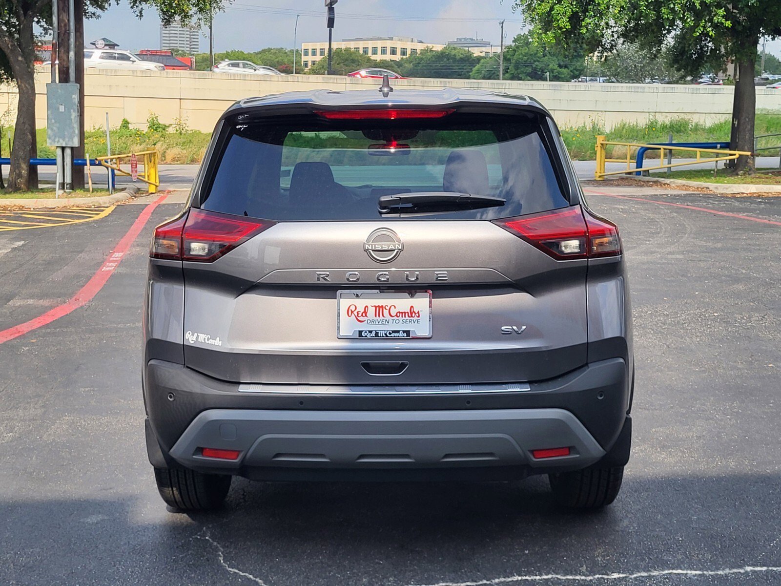 Used 2023 Gun Metallic Nissan SV image 4