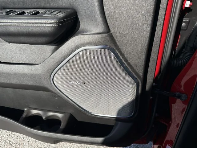 New 2027 Molten Red Pearl-Coat Exterior Paint RAM Laramie image 22