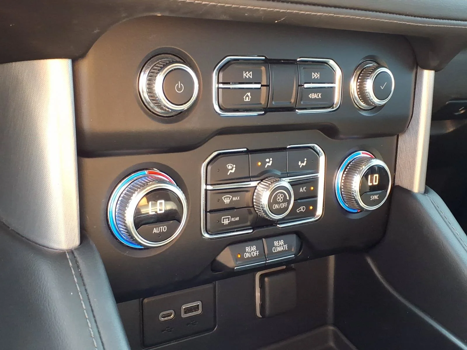 Used 2022 Onyx Black GMC SLE image 14