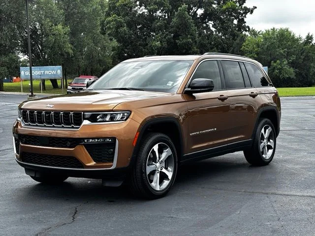 New 2026 Copper Shino Metallic Clearcoat Jeep Limited image 3
