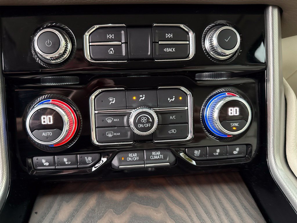 Used 2022 White GMC Denali image 33