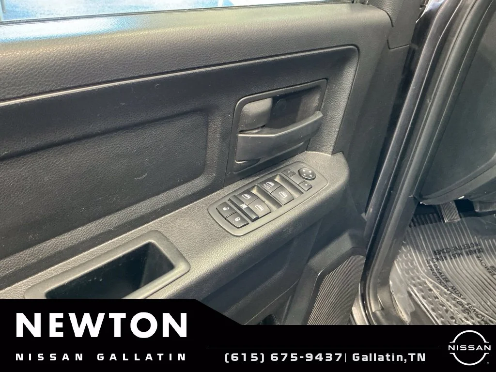 Used 2020 Crystal Metallic Ram Tradesman image 37